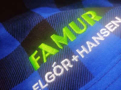 Realizacja haftu i nadruku na odzieży firmowej